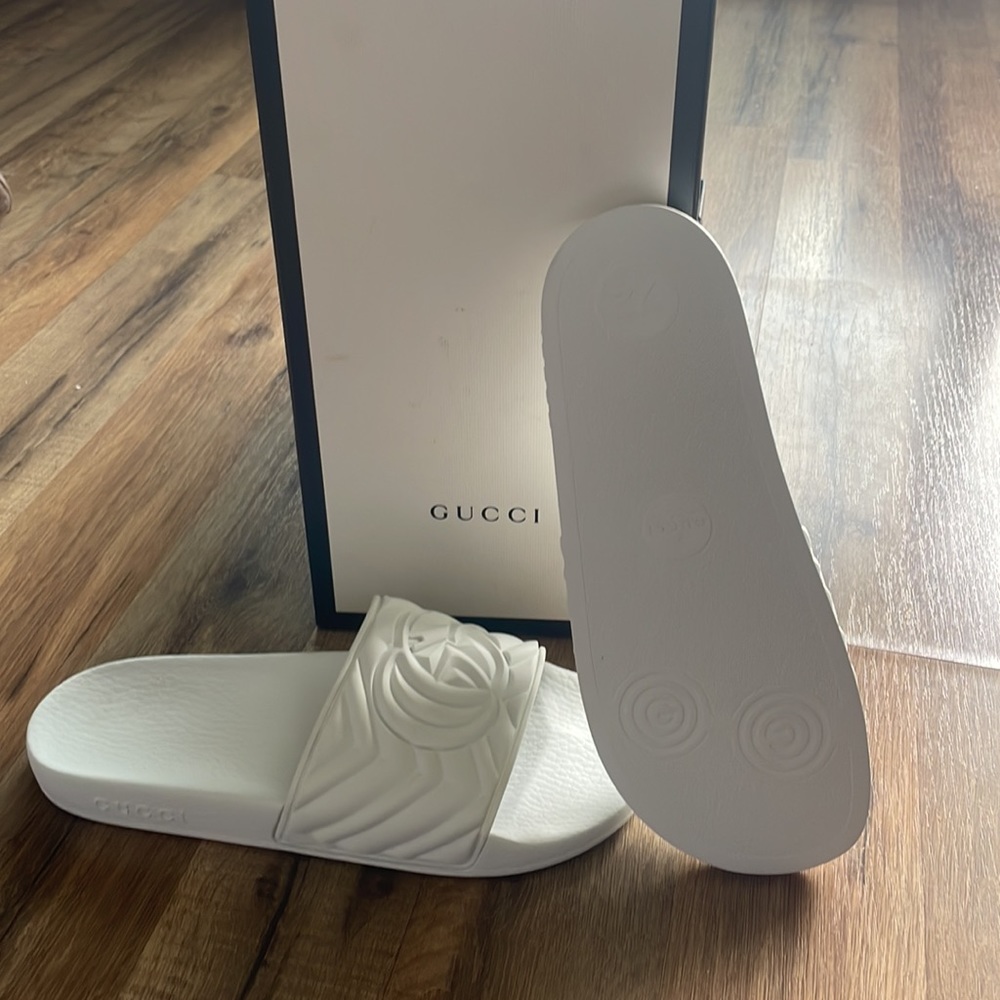Gucci GG White NWT Matelasse Rubber Slide Sandals